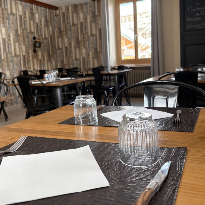 Le restaurant - Auberge De La Rivière - restaurant FONCINE-LE-HAUT - Restaurant Le Frasnois